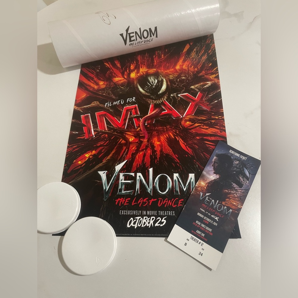 Venom autograph with poster